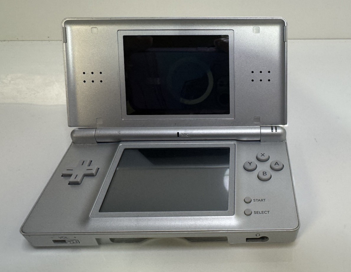 Nintendo DS Lite System Portable Gaming Console – Silver CLEAN