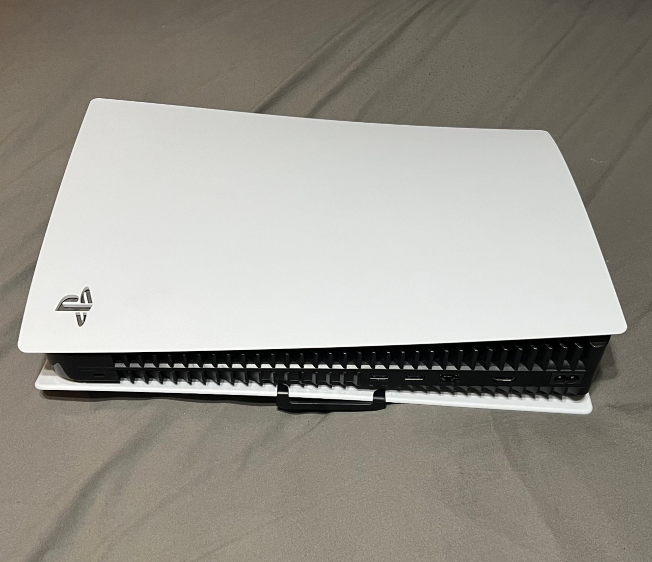 Sony PlayStation 5 Digital Console White 825GB + 2TB NVMe CIB