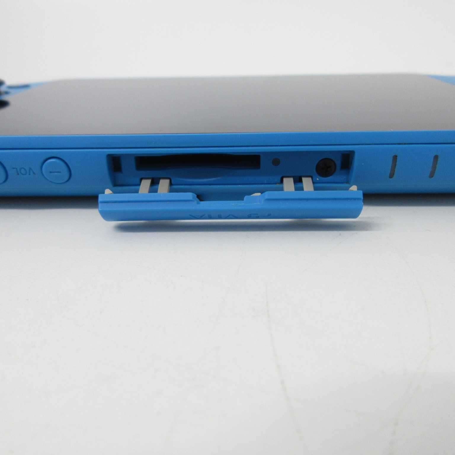 【Near Mint】Sony PS Vita PCH-2000 Aqua blue Wi-Fi Model Console #RET08/0704/05