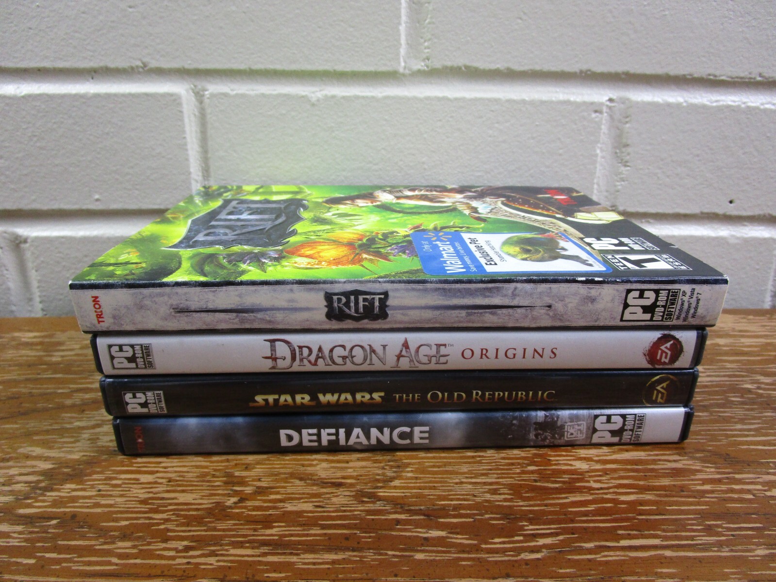 VTG CD-Rom PC Game Lot (4) : Defiance, Star Wars Old Republic, Dragon Age, RIFT