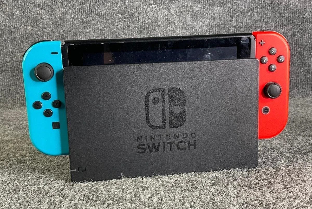 Nintendo Switch 32GB Console Neon Red Blue Joy-Cons Used Box