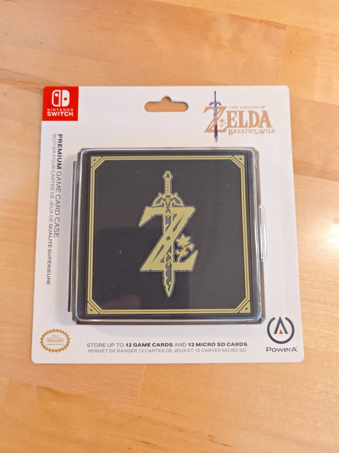 NINTENDO SWITCH ZELDA BREATH OF THE WILD PREMIUM GAME CARD CASE FOR 12 GAMES NIB