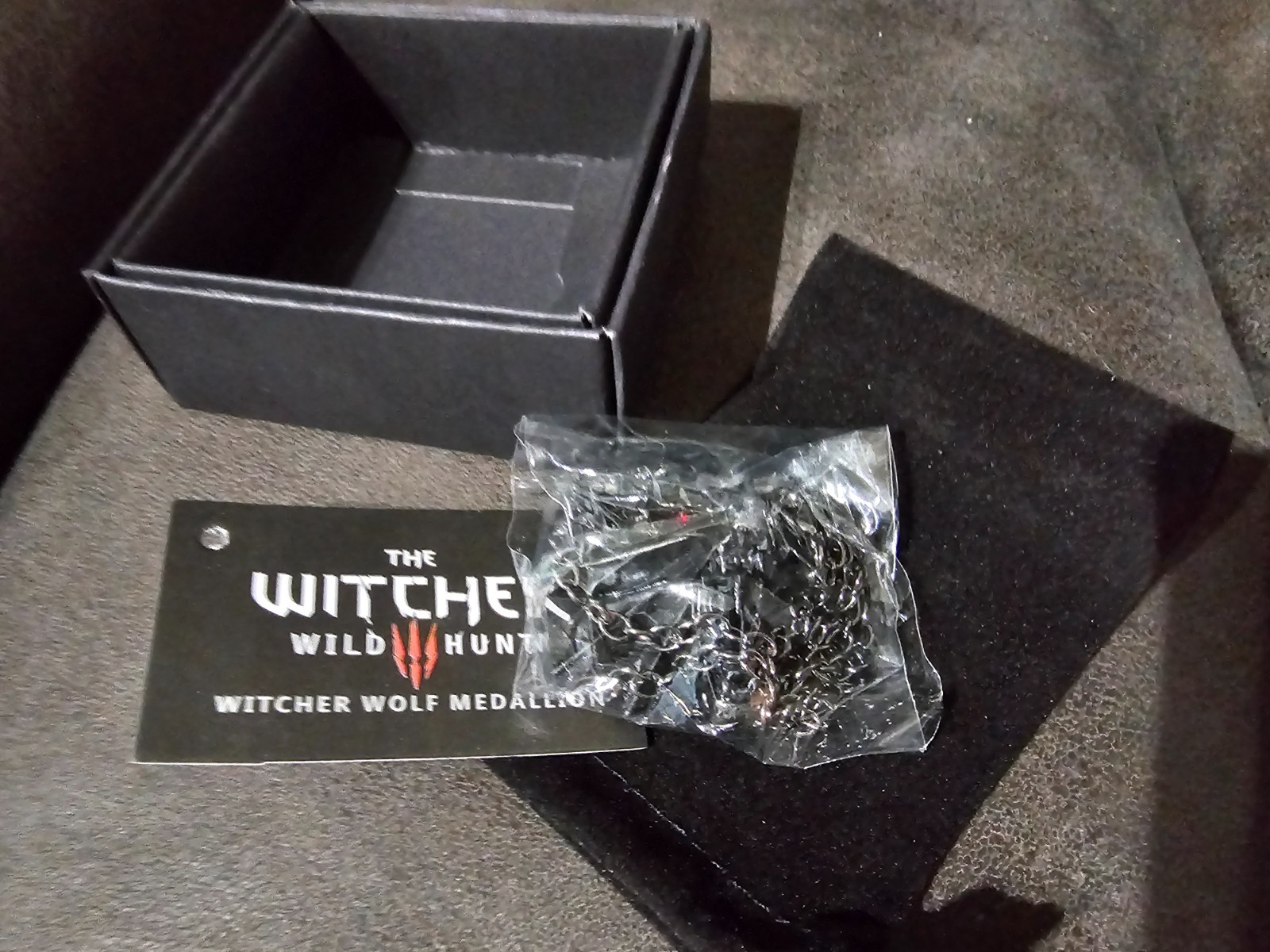 Bam Box Exclusive The Witcher 3: Wild Hunt Medallion Necklace – Dark Matters NEW