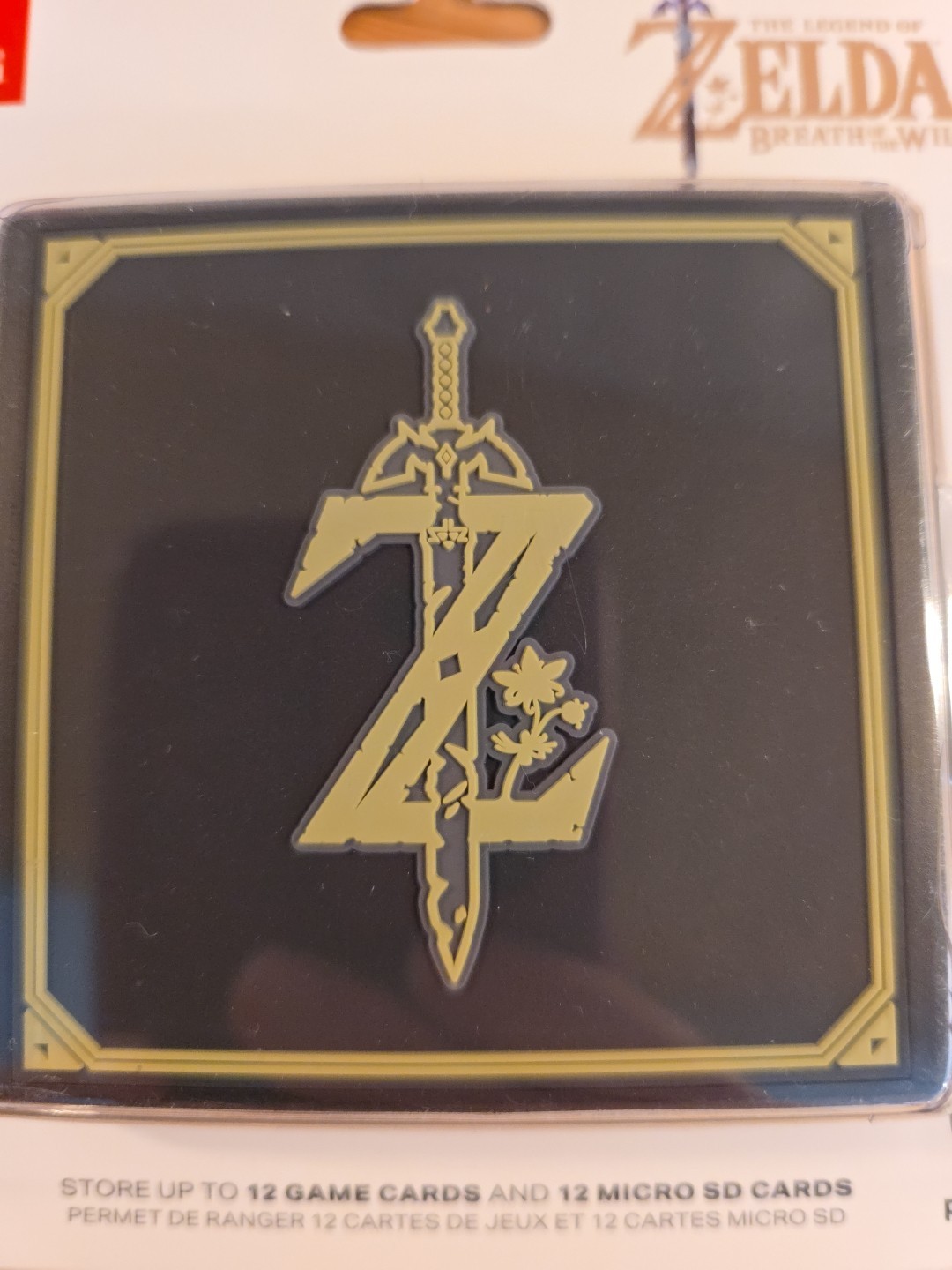 NINTENDO SWITCH ZELDA BREATH OF THE WILD PREMIUM GAME CARD CASE FOR 12 GAMES NIB