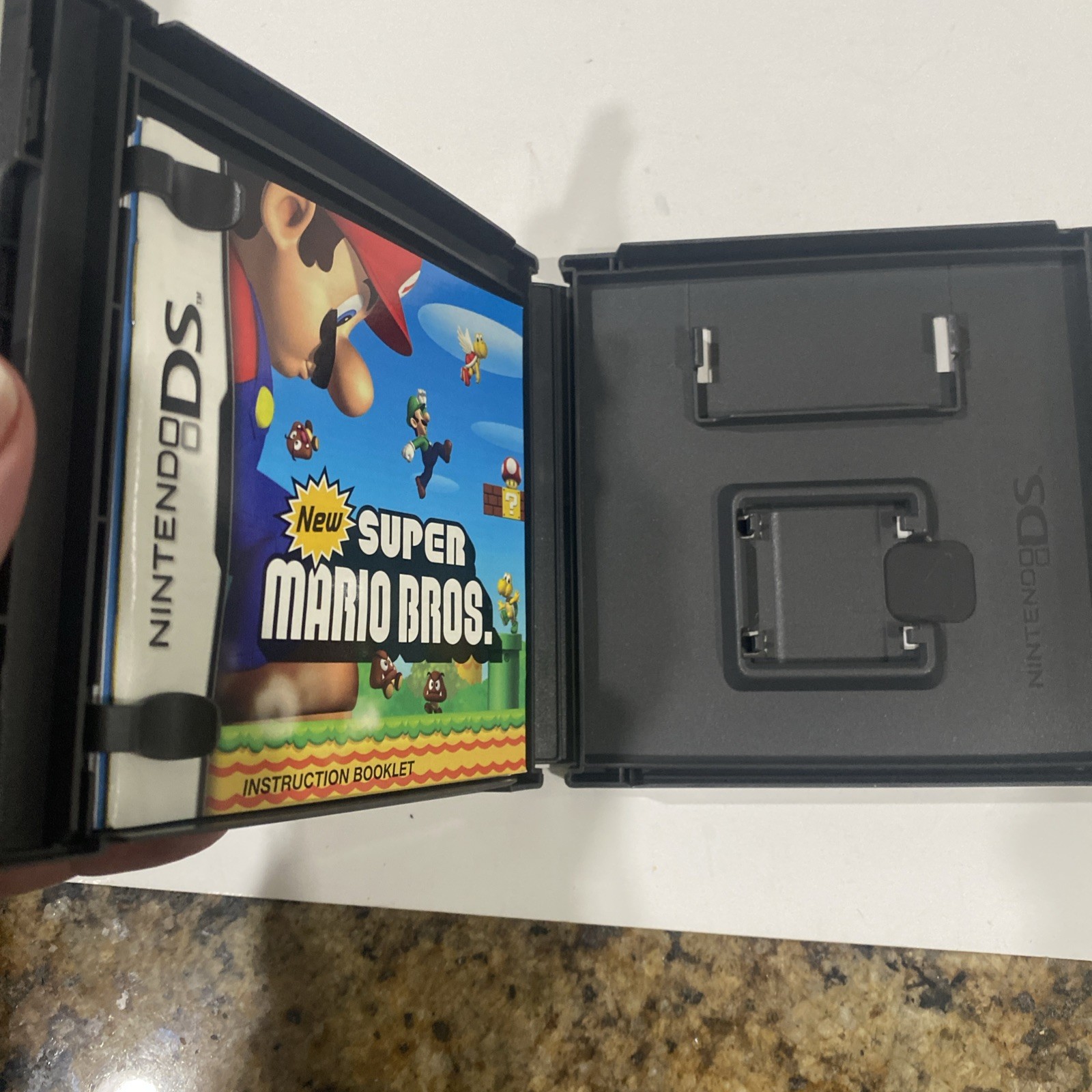 New Super Mario Bros. Nintendo DS (Replacement Case & Manual + Inserts)