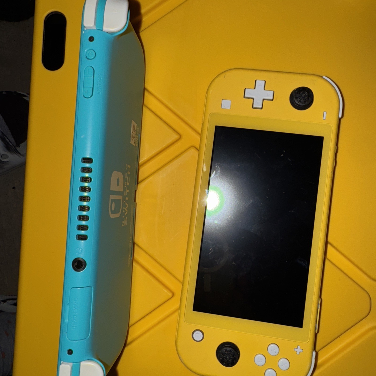 Nintendo Switch Lite Blue Screen Console – Yellow And Turquoise FOR PARTS System