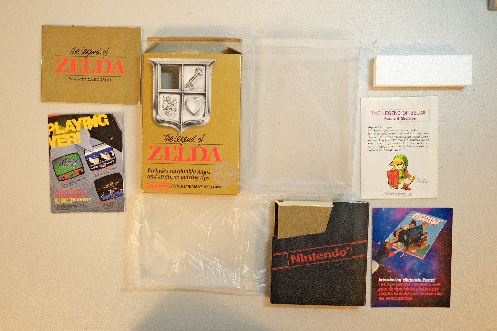 The Legend of Zelda (Nintendo NES, 1987) Complete with Inserts & Poster