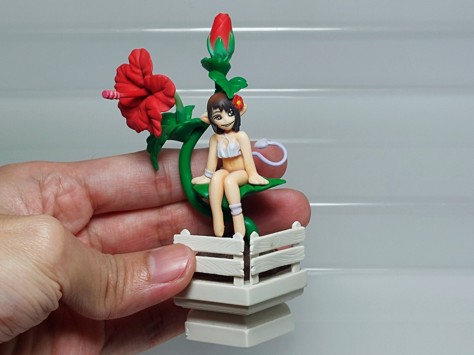 TV Champion Flower Girl Hibiscus Sunflower Figure Epoch 2004 Japan 3.8-4.1in