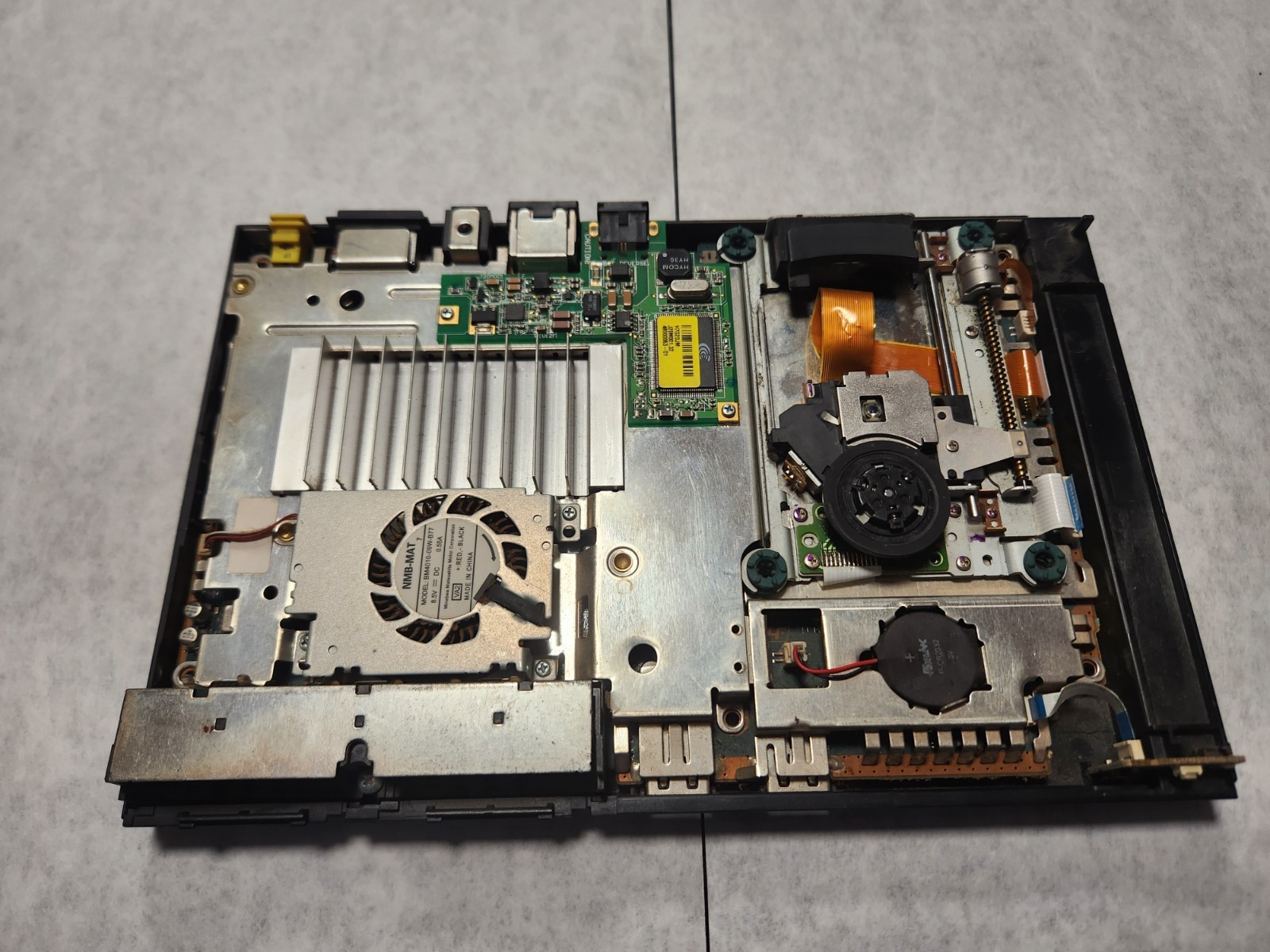 Sony PlayStation 2 PS2 Slim Console Only Powers On for PARTS or REPAIR