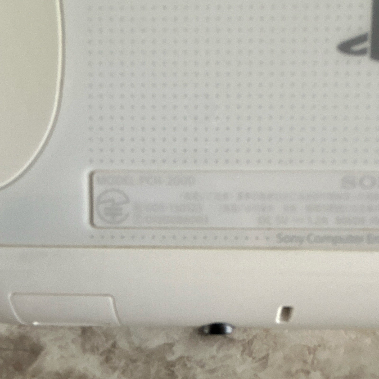 PS Vita 2000 White, Wi-Fi, 1GB, Region Free Excellent Condition
