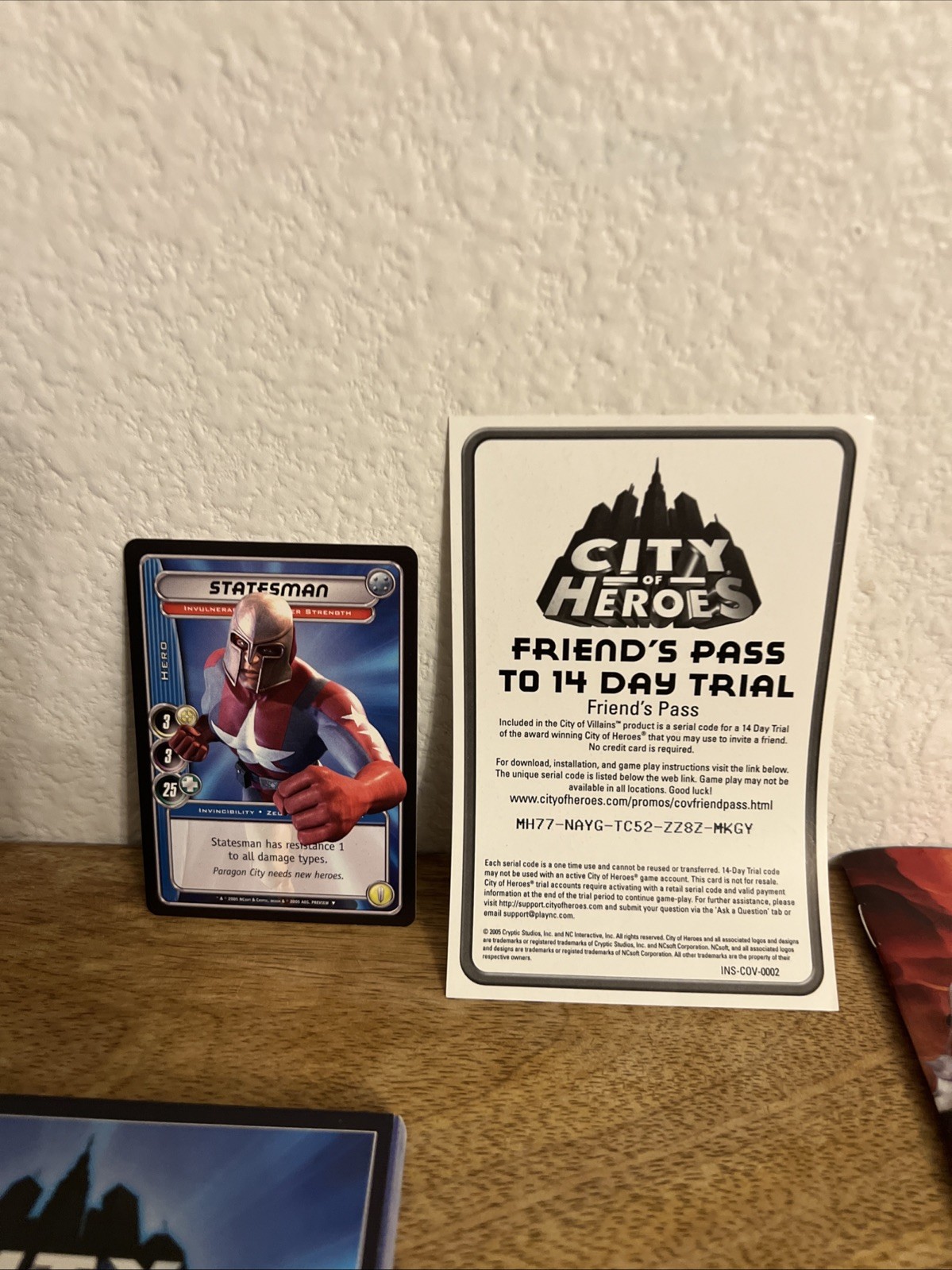 City of Heroes NcSoft PC Cd-Rom 2 Discs Set W/ Manual & Collectible Card