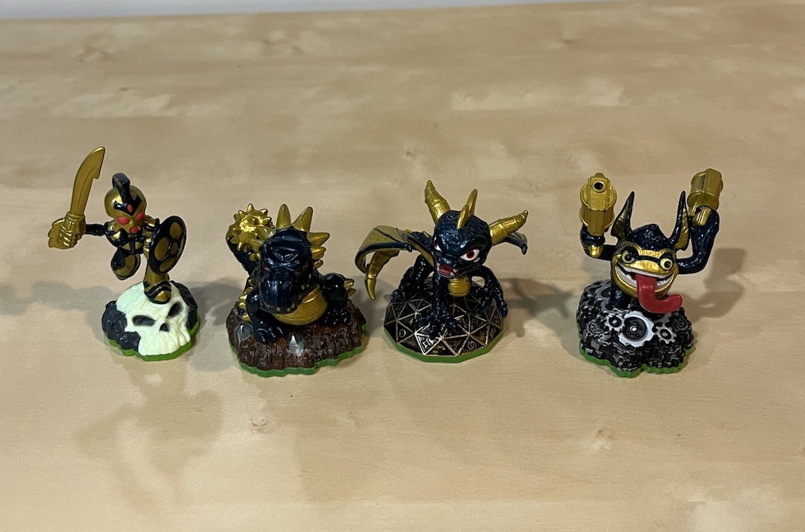 Skylanders Spyros Adventure Lot Of 4 Legendary Figures.