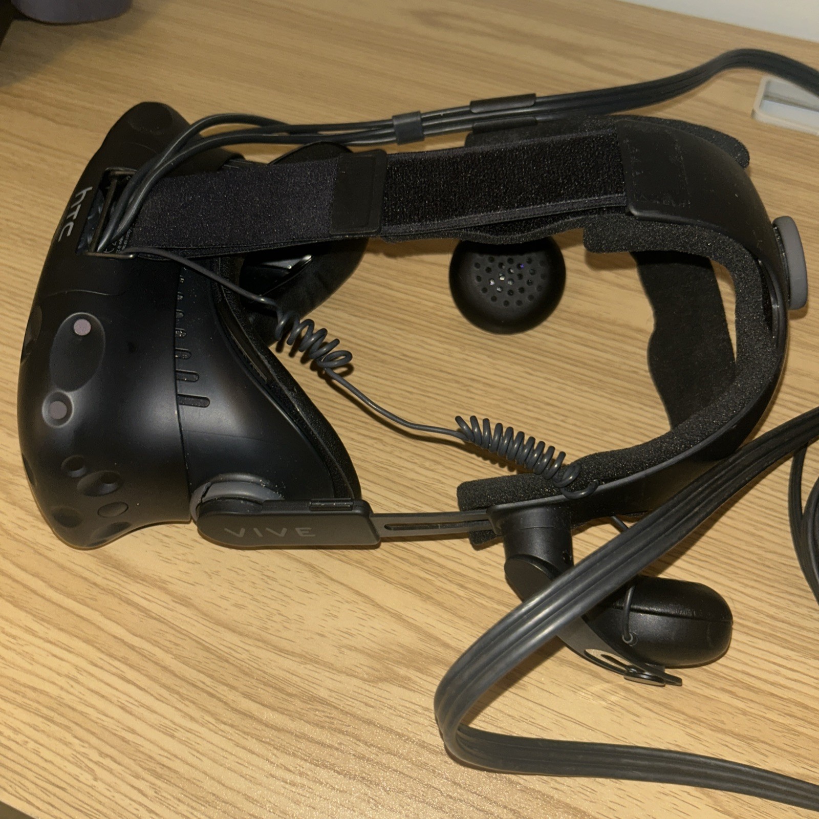 HTC Vive PRE – Preproduction Developer Testing Model VR