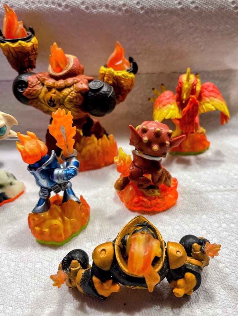 Activision Skylanders Spyro’s Adventure Figure Lot – Lot of 8 figures