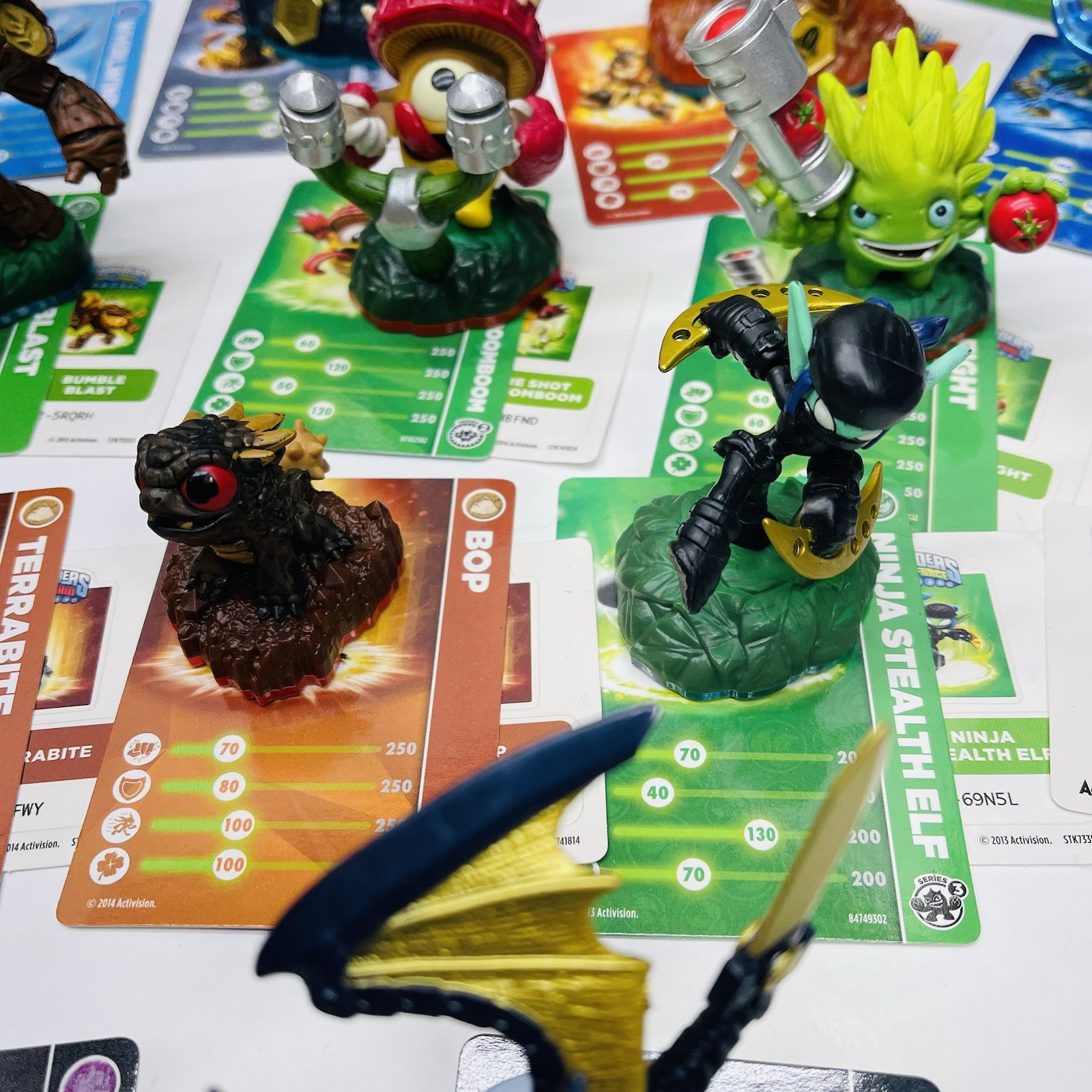 Skylanders Spyro Giants Swap Force LOT OF 40 Figures w/ Cards + Stickers + Case