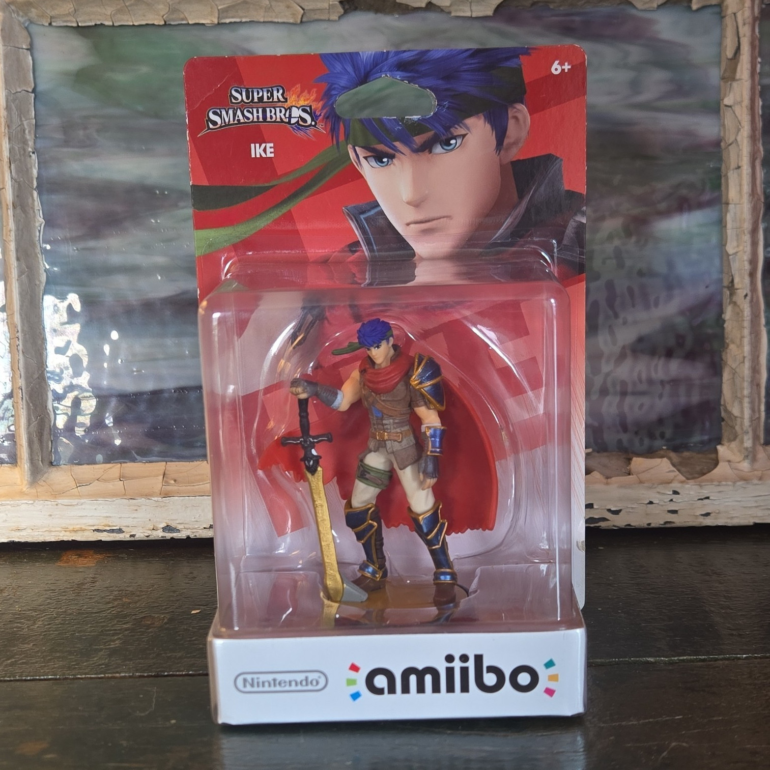 Nintendo amiibo Ike Collectible Figure for Super Smash Bros. for Wii U