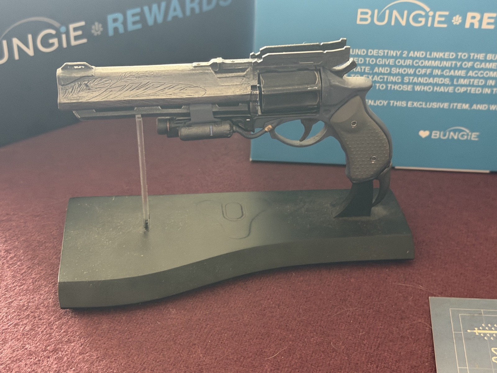 Destiny 2 Bungie Rewards HAWKMOON 1/4 Scale Mini Replica w/ Box & Card