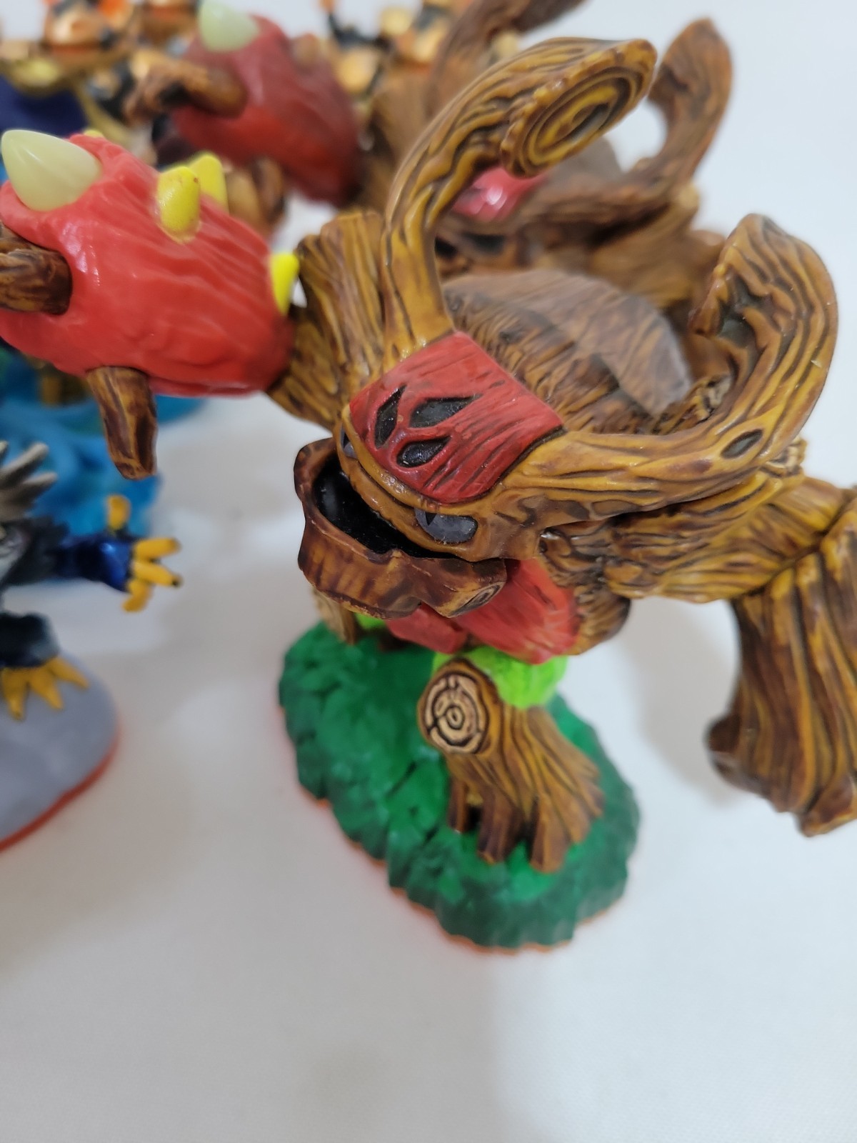 Activision Skylanders – Bulk Lot of 30 + Figures