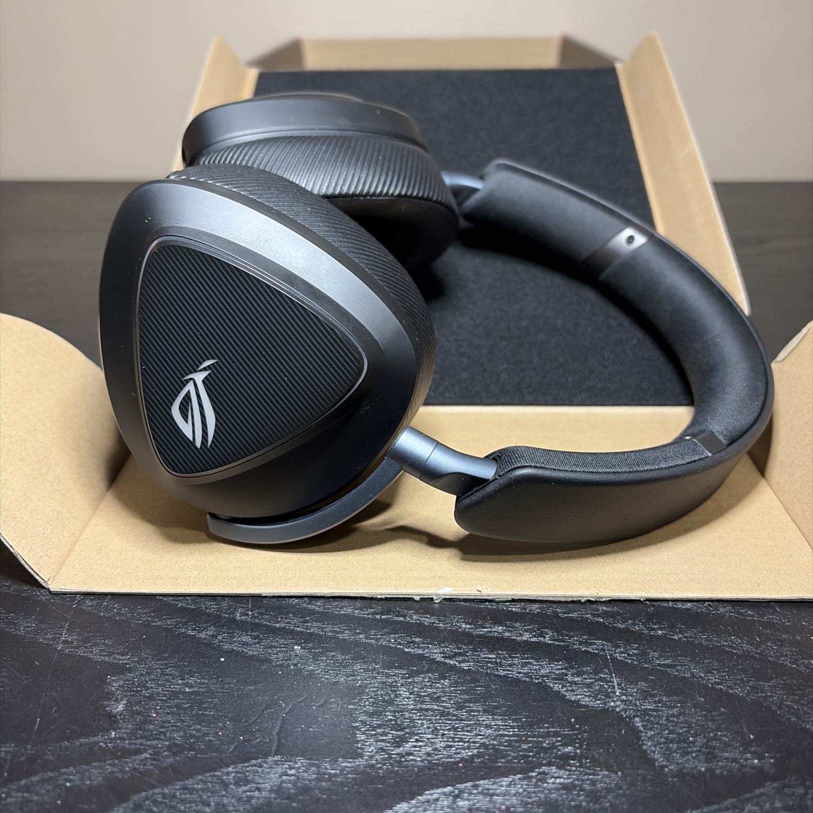 ASUS ROG Delta II Wireless Gaming Headset with Mic Tri-Mode (BT, 2.4G, 3.5mm)
