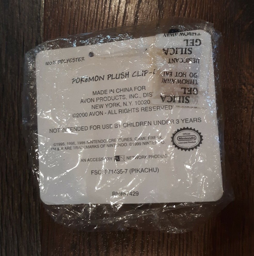 NEW 2000 AVON / Nintendo Pokemon Pikachu Mini Plush Clip-On Zipper Pull – SEALED