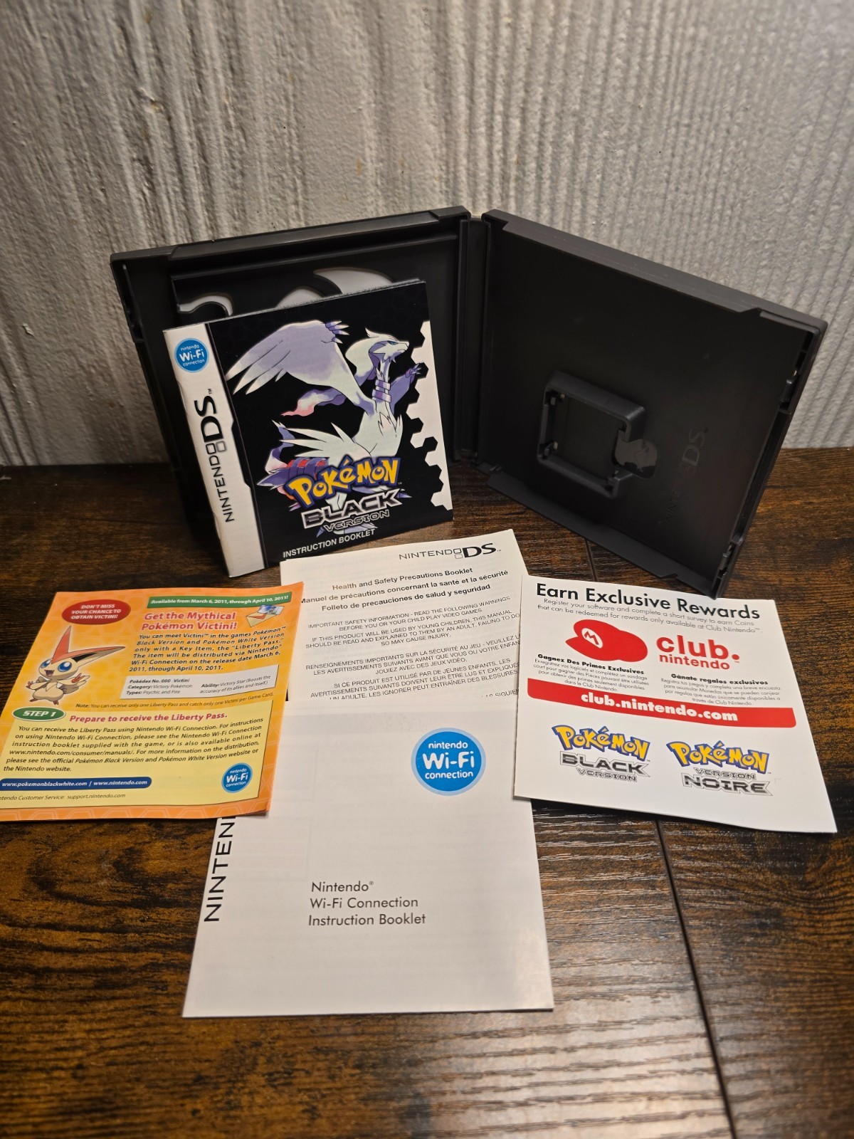 Pokemon black Nintendo DS Case/Manuals only – No Game