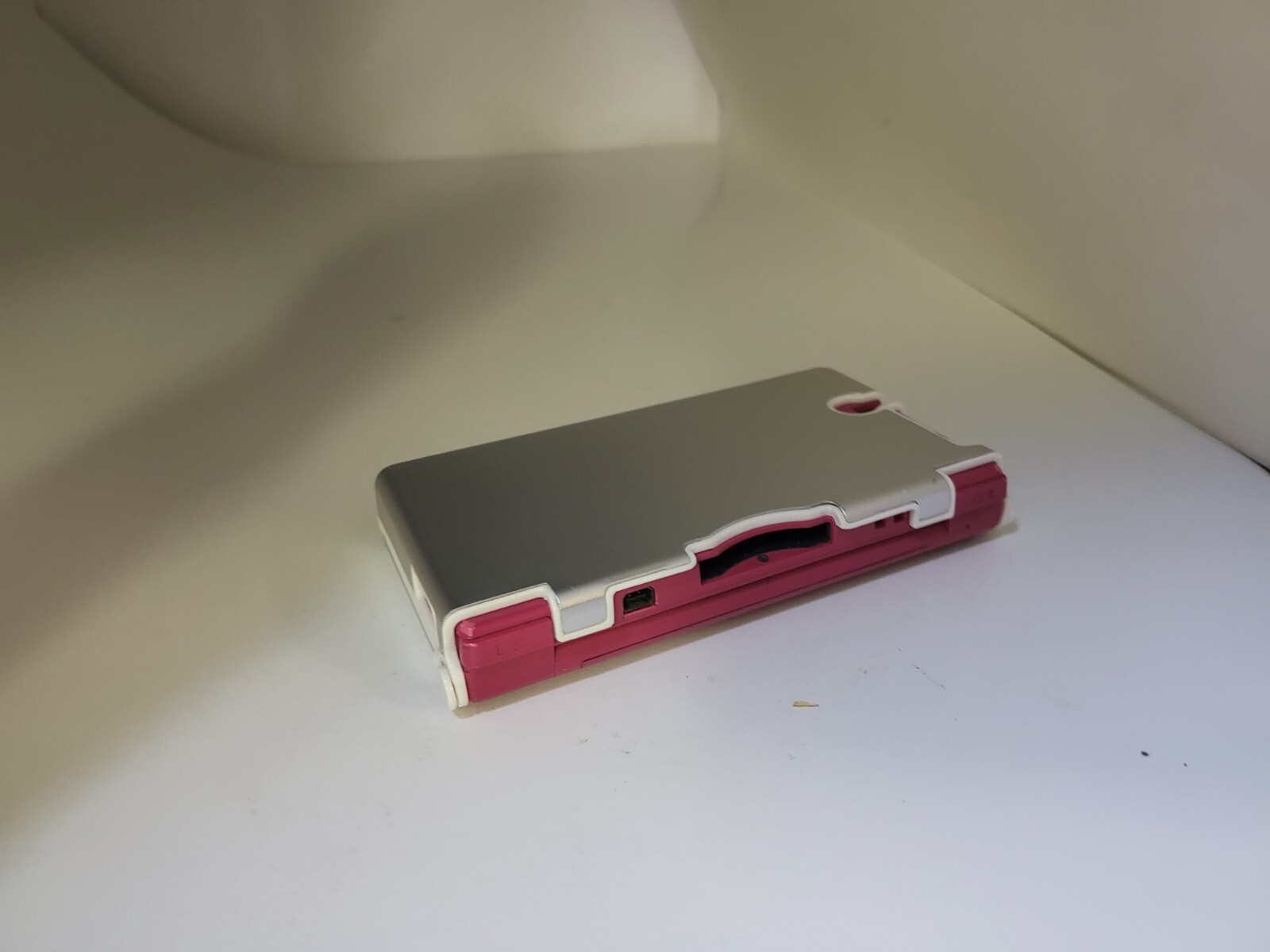 NEW Sealed Silver Aluminum Shell W/2 Stylus Pens for Nintendo DSi Hyperkin #42J