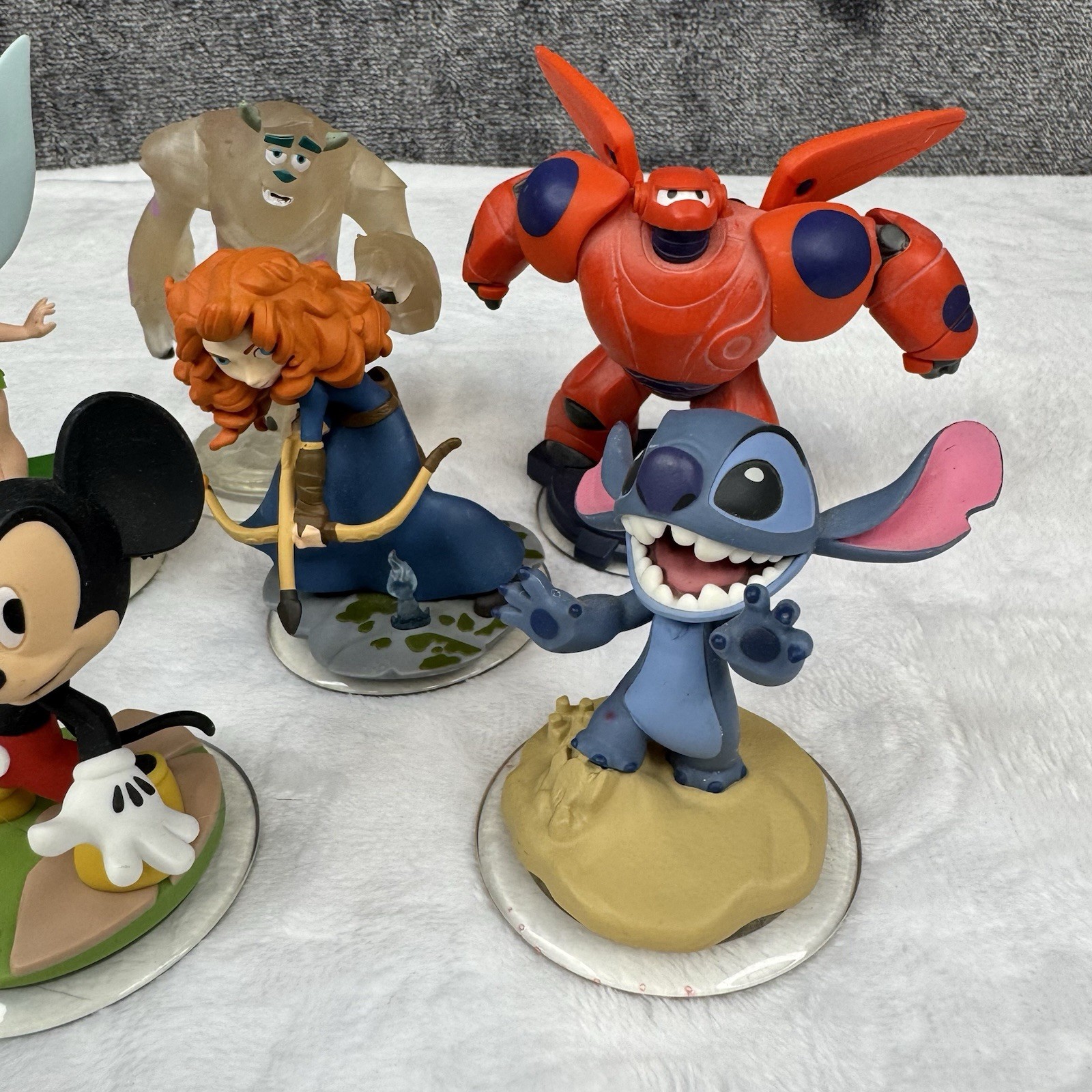 Disney Infinity Figures Lot of 8 Elsa, Stitch, tinker Bell, Mickey Mouse, Sully
