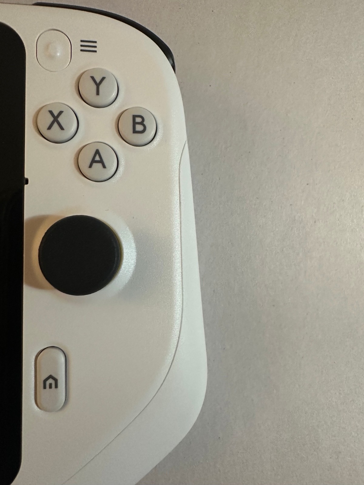 Logitech G Cloud White 64GB Gaming Handheld – Mint Condition w/ Case & Charger