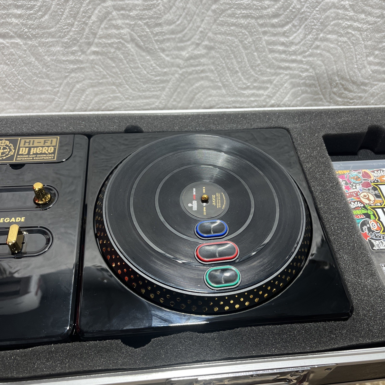 DJ Hero Renegade Edition Playstation 2 & 3 DJ Jay-Z/Eminem Turntable-cd And Case