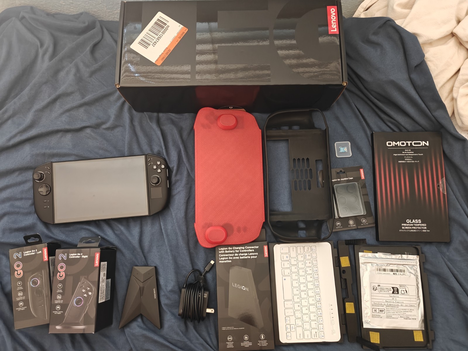 Lenovo Legion Go 2: 32GB RAM, 4TB SSD,2TB SD,SteamOS & Win 11 Pro+ accessories