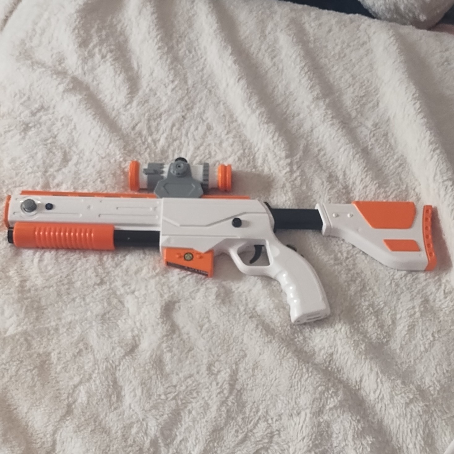 Activision Wireless Gun Controller for Microsoft Xbox 360 Ergonomic White/Orange