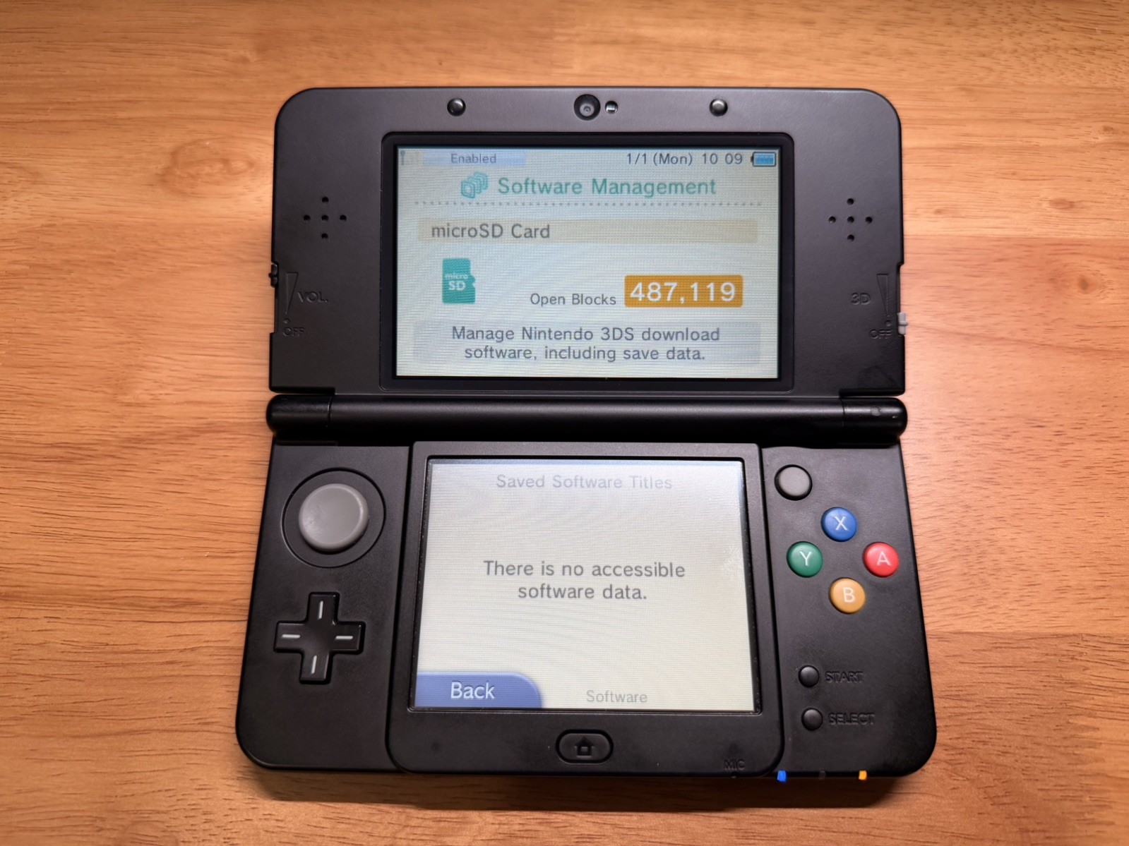 Nintendo 3DS – Super Mario Edition 4GB Black Handheld System