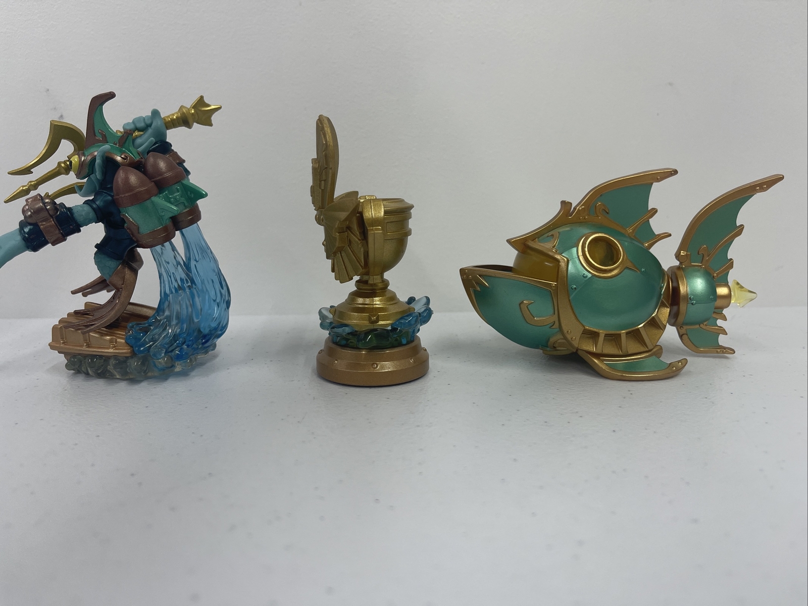 SKYLANDERS SUPERCHARGERS Deep Dive Gill Grunt, Reef Ripper & Trophy Bundle