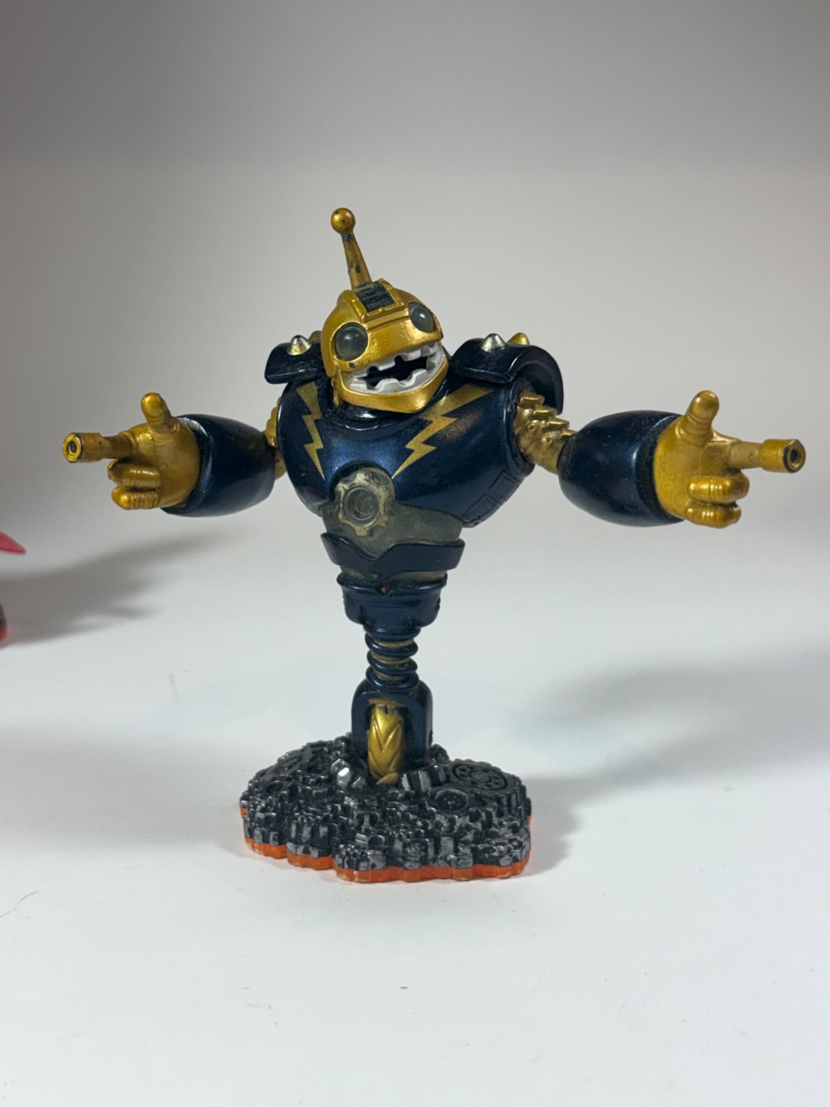 Activision Skylanders Giants Lot of Limited Edition Figures – Legendary & Punch