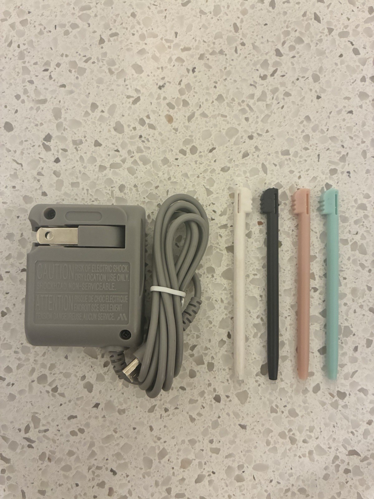 DS Lite Charger Kit, AC Power Adapter and Stylus Pen for Nintendo DS Lite
