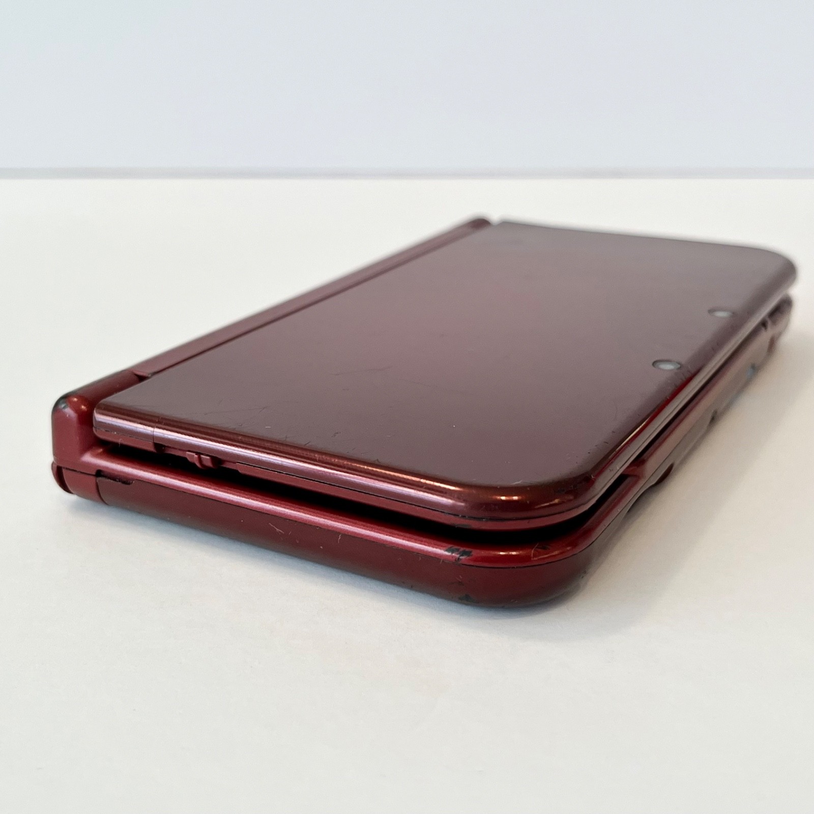 “New” Nintendo 3DS XL RED-001 Metallic Red Handheld Console + Charger & Stylus