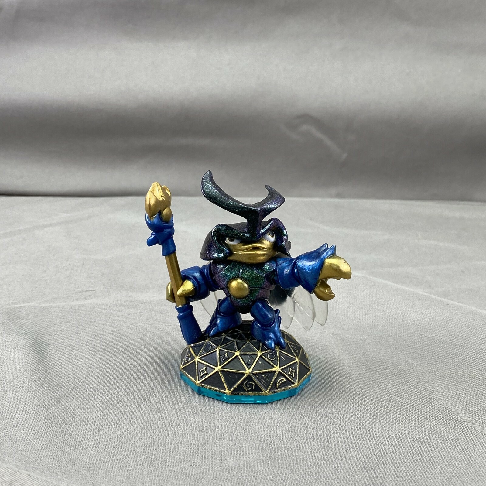 SKYLANDERS SWAP FORCE – DUNE BUG Magic Element Loose Figure with Card