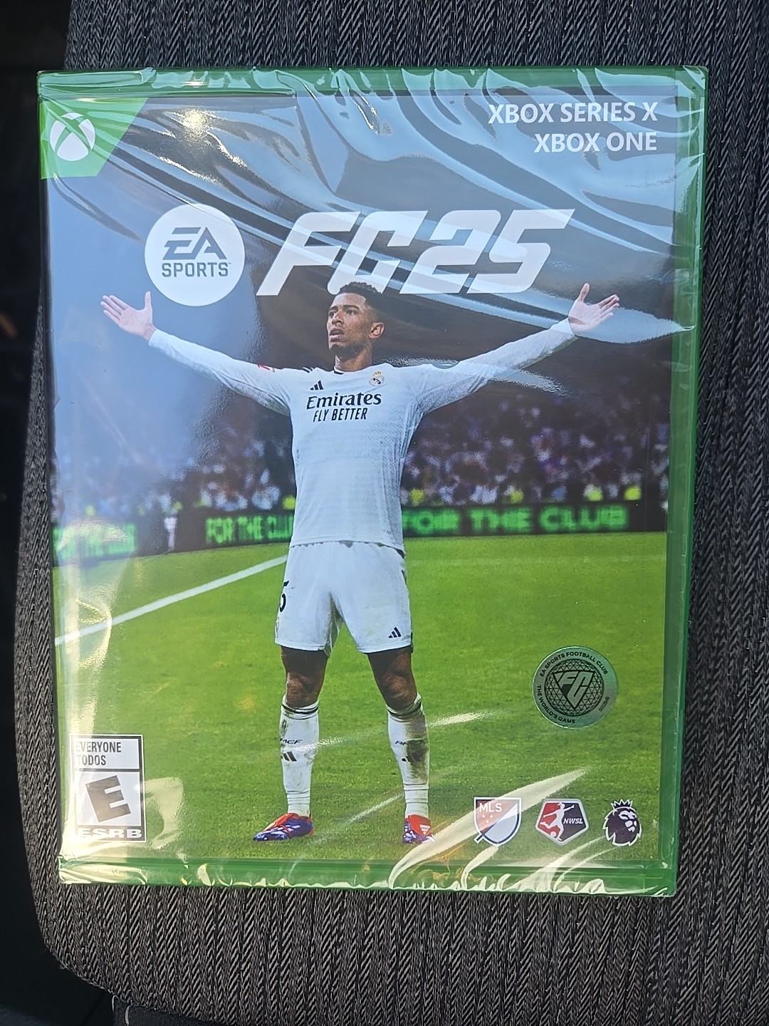 EA Sports FC 25 XBOX Series X & XBOX One – New/Sealed