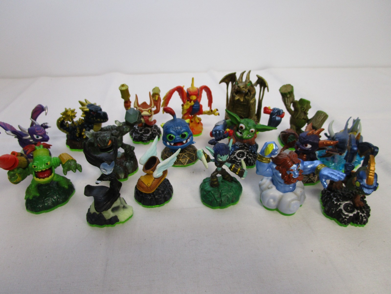 HUGE Skylanders Lot 45+ MIXED TOY VARIOUS LINES/COLLECTIONS PORTALS +Bag 2011-15
