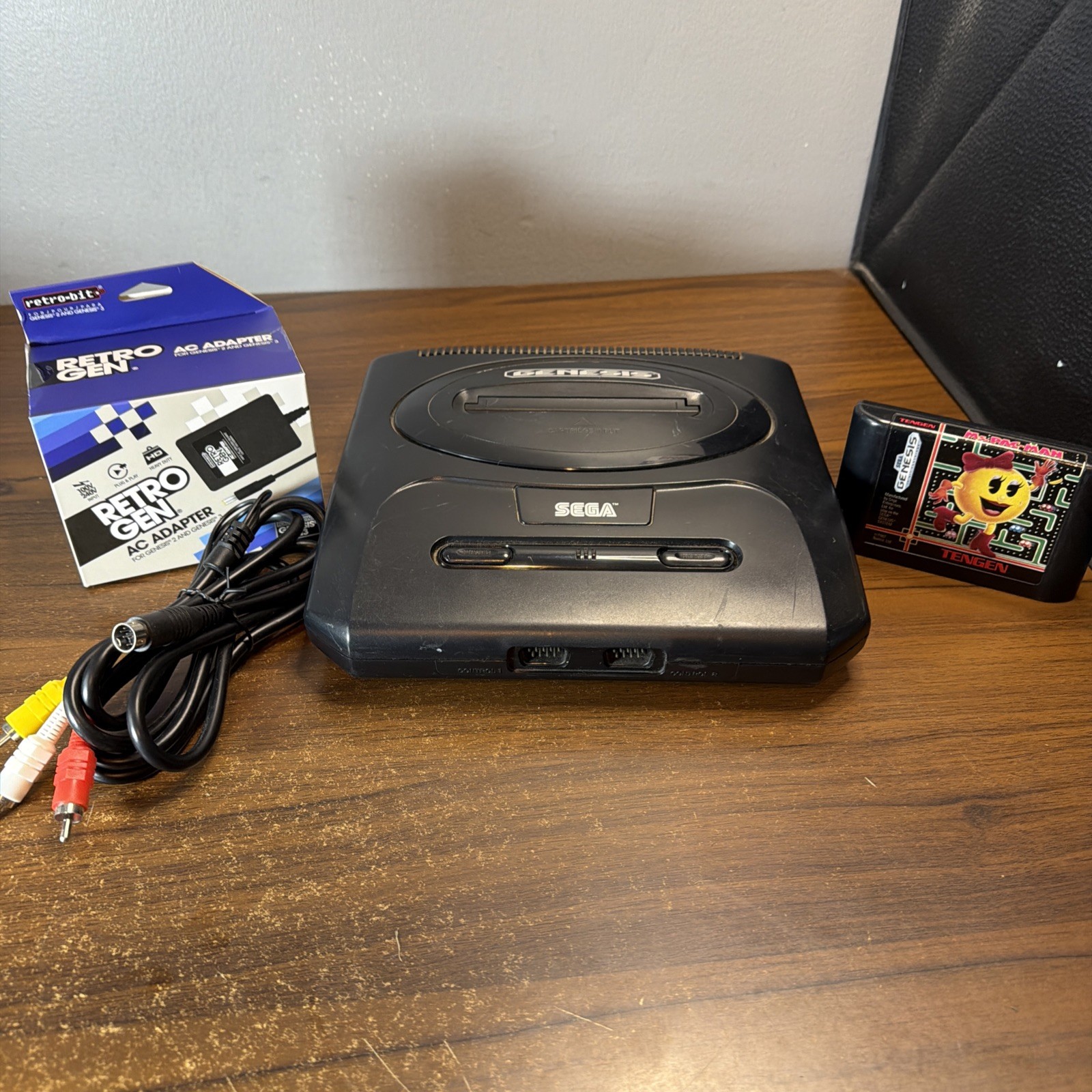 Sega MK-1631 Genesis 2 Console System Bundle For Parts Or Repair