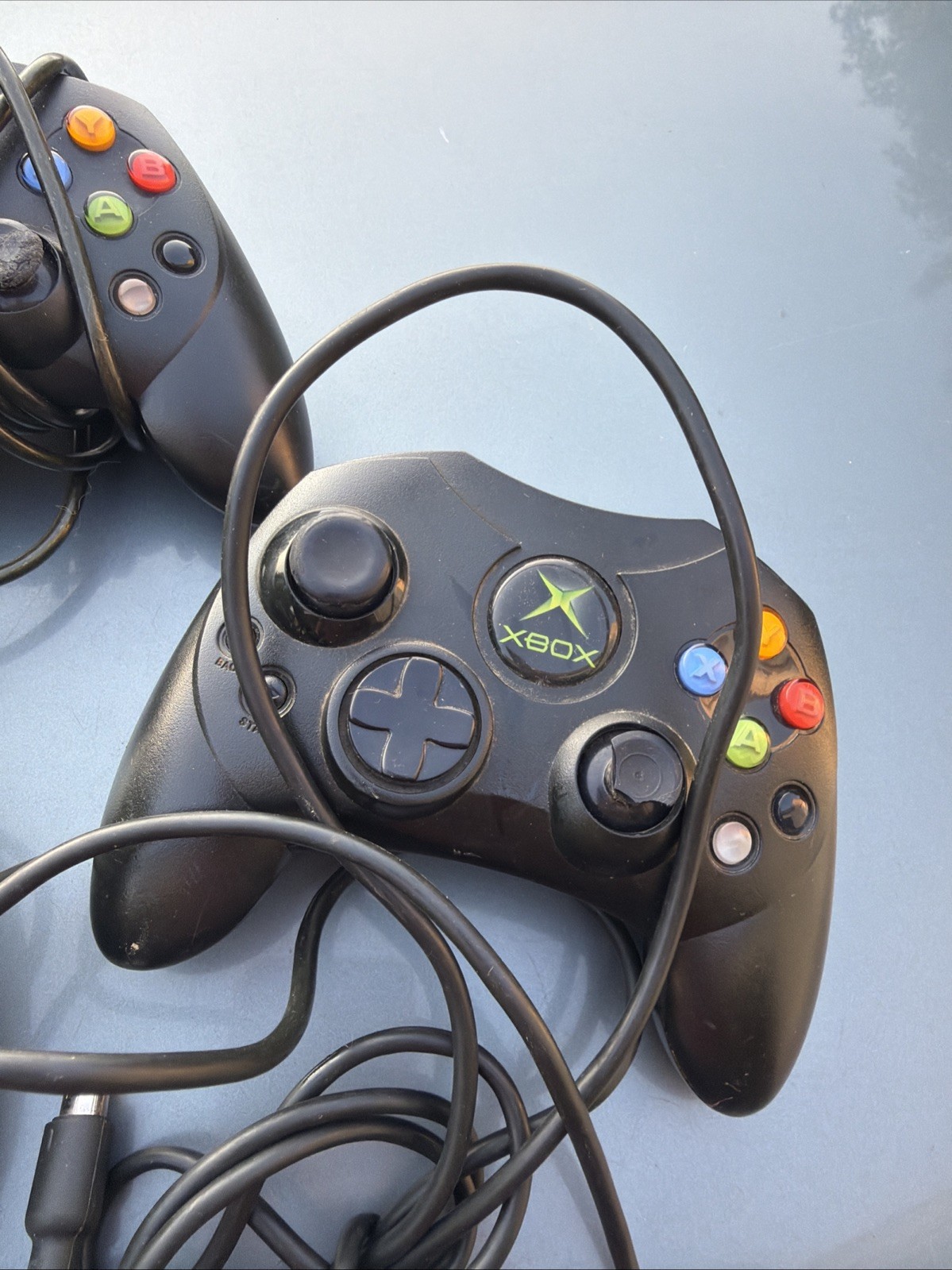 3 Microsoft Xbox Controllers Wired WORKS JUST NEEDS NEW Joysticks. NO BREAKAWAY