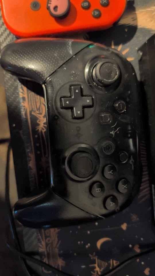 Nintendo Switch Unpatched V1, XAW1 Serial Number, Dock And Joycons Included