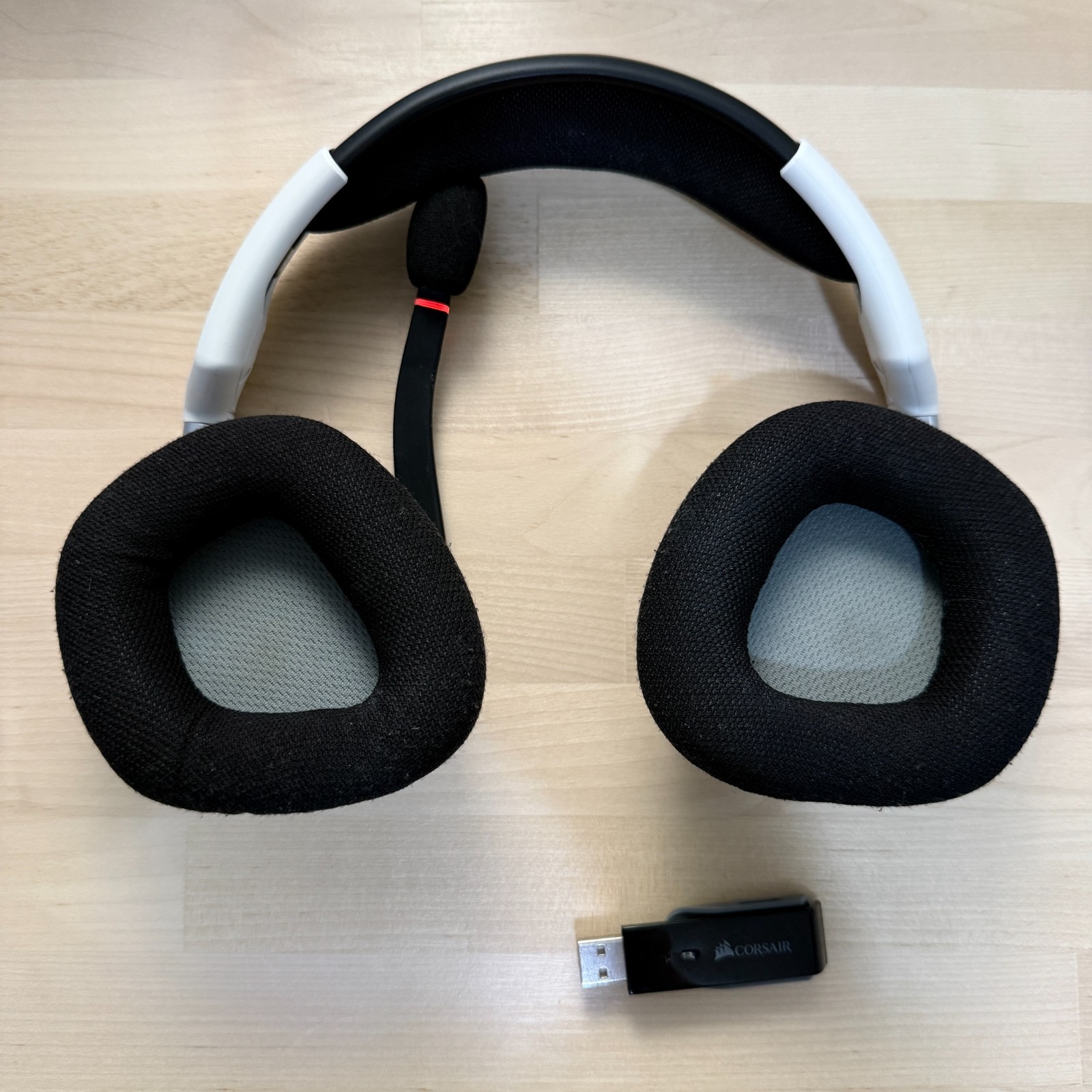 Corsair Void RGB ELITE Wireless Premium Gaming Headset White w/ Dongle RDA0011