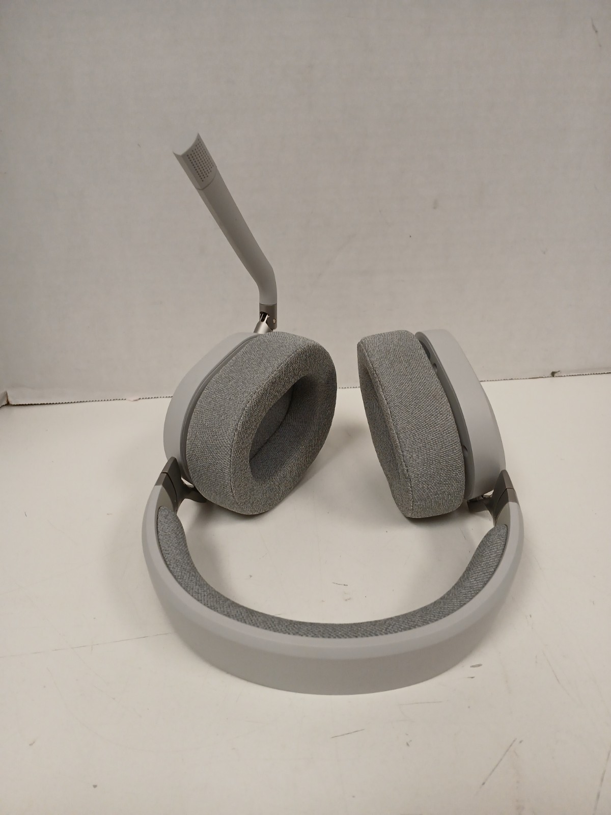 Fractal Design Scape Wireless Gaming Headset, Light Gray – NO BOX