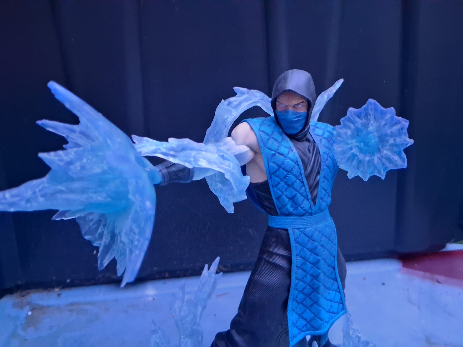 Mortal Kombat 11 Sub-Zero 9″ Gallery Diorama PVC Statue Open Box Diamond Select