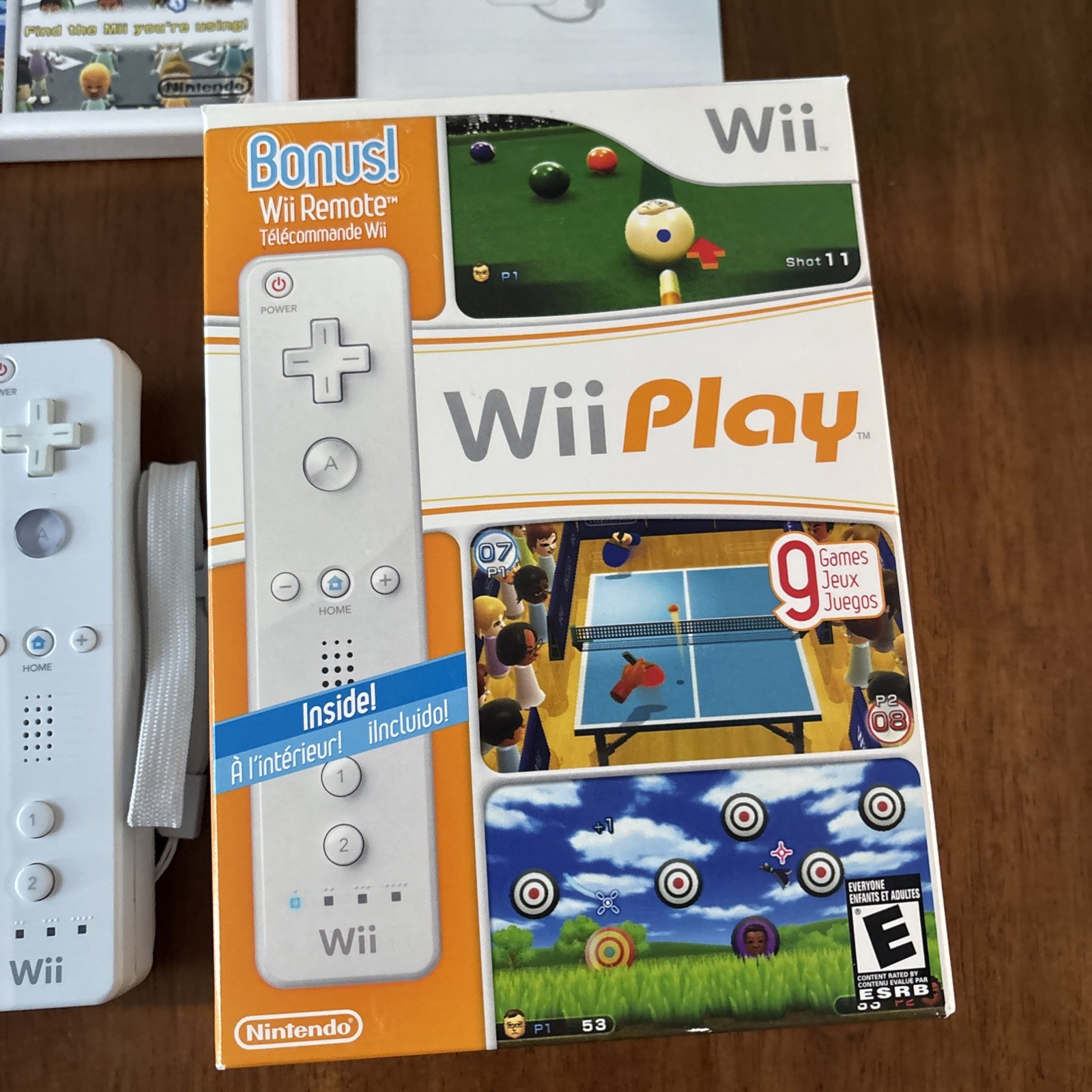 Wii Play with Bonus Wii Remote Nintendo Wii 2007 Mint