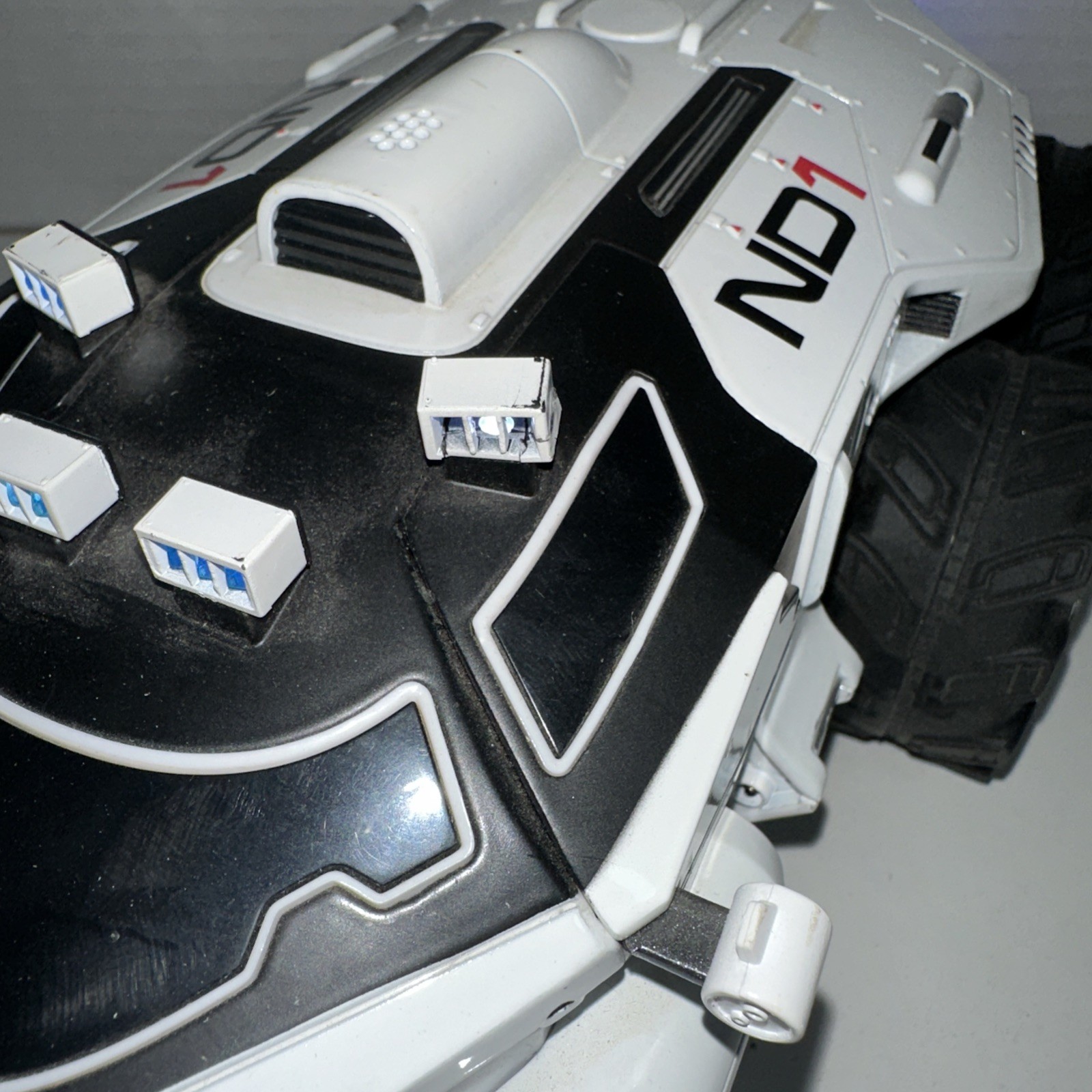 Mass Effect Andromeda Nomad ND1 Collector’s Edition Die Cast Replica Loose