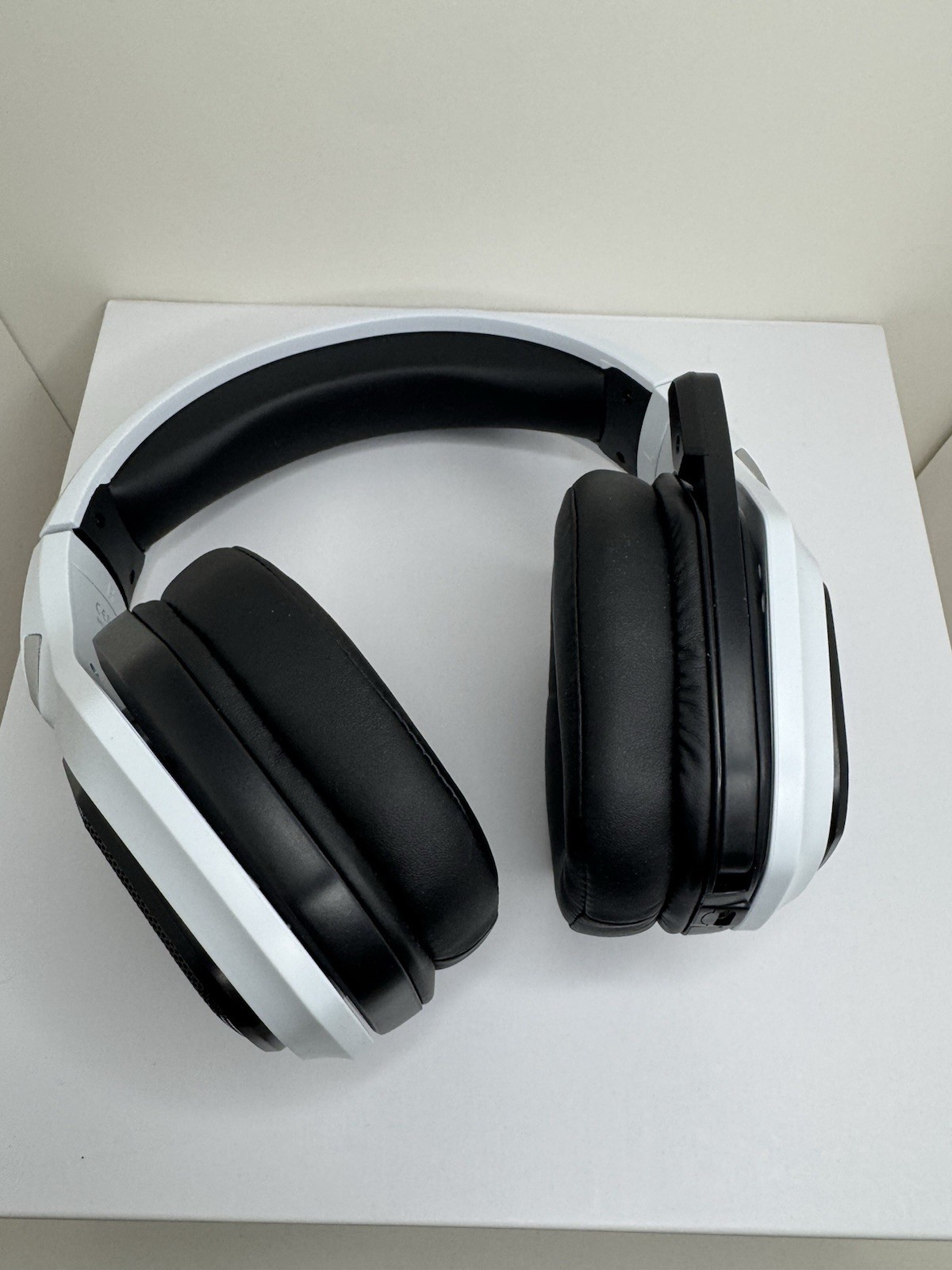 Ozeino OW810 2.4GHz RF/Bluetooth Wireless Over-Ear Gaming Headset Boom Mic