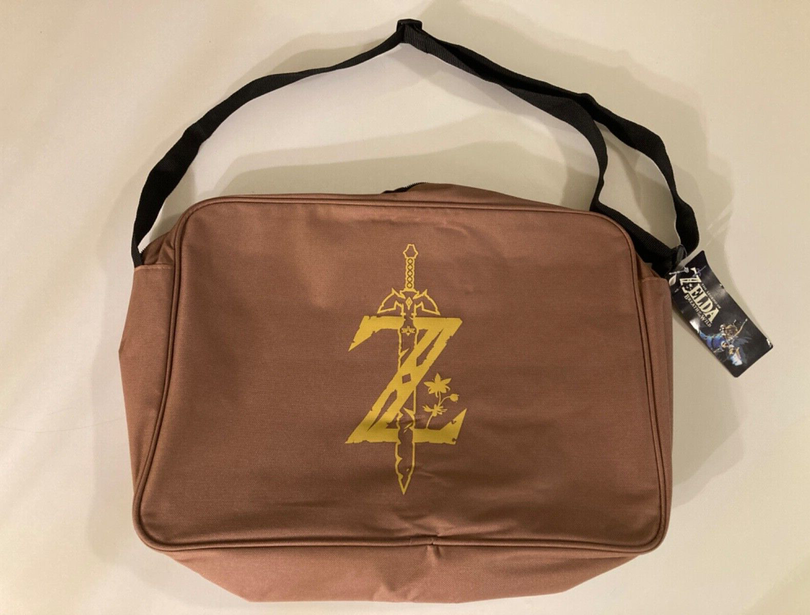 Nintendo Legend Of Zelda Breath Of The Wild Messenger Bag (Zipper pull missing)