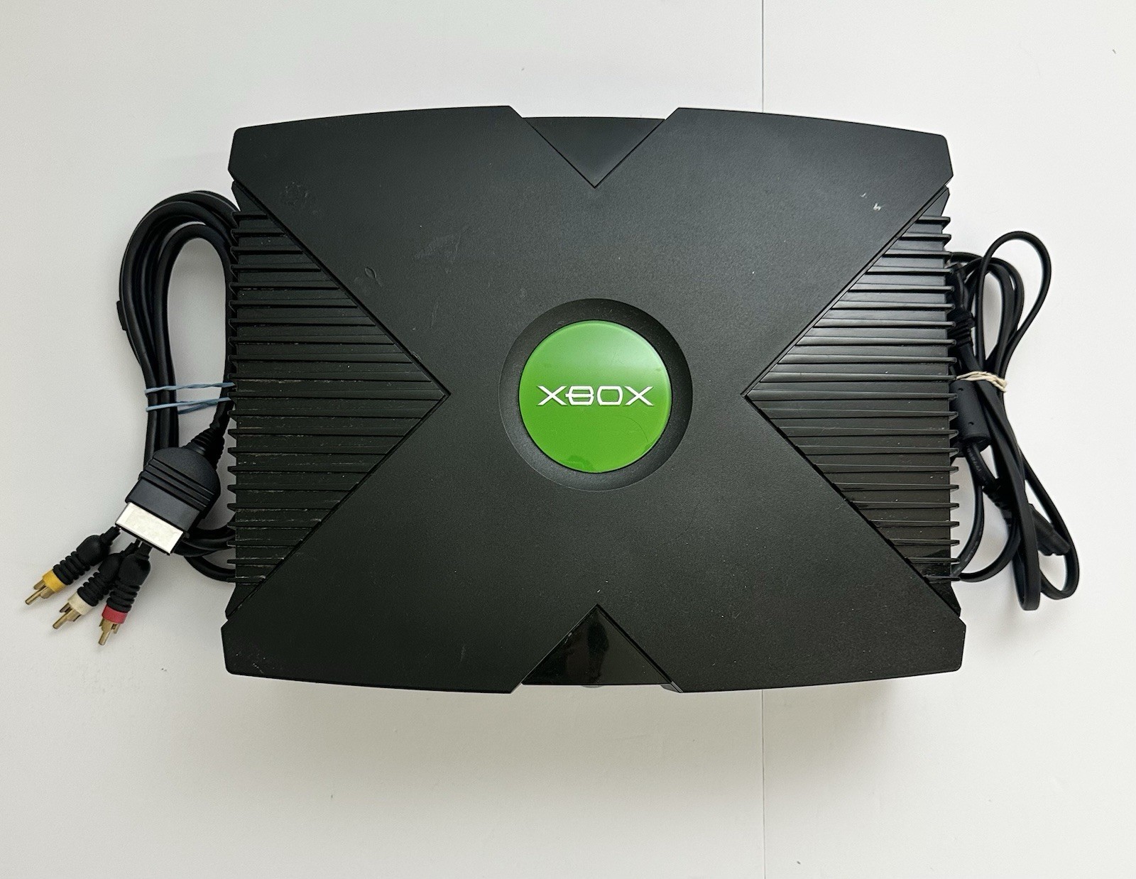 Microsoft Xbox 8GB Console & 2 Controllers – Black – Won’t Read Discs